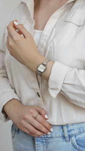 ساعت دخترانه نایدو کد4 سیلور صفحه سفید کد 1503