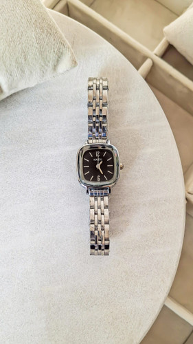 ساعت دخترانه نایدو کد6 سیلور صفحه مشکی کد 1552