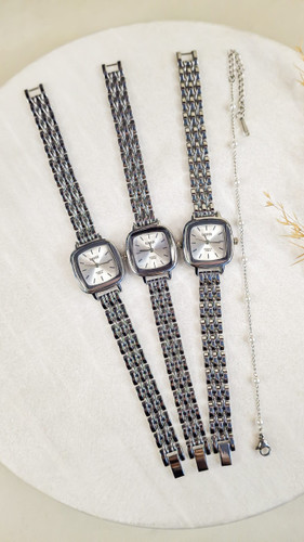 ساعت دخترانه EHHE مربع سیلور کد 1571